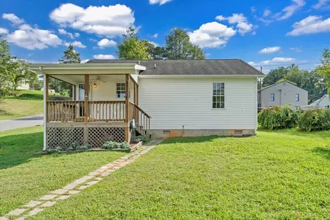 Exterior - 530 E Jackson Ave, Vinton, VA 24179 photo 8 of 12