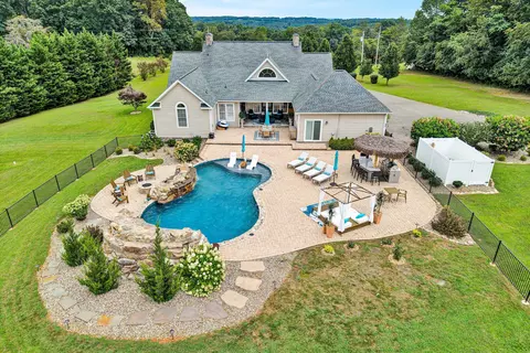 1483 Morgans Church Rd, Bedford, VA 24523