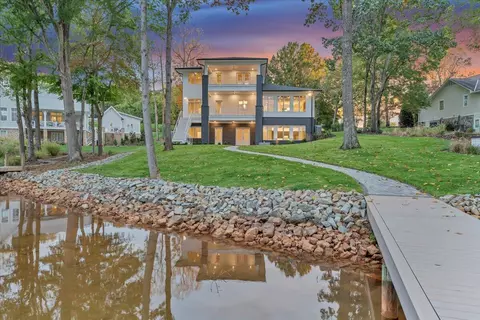 Exterior - 2650 Waters Edge Dr, Penhook, VA 24137 photo 57 of 115