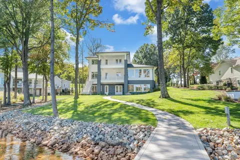 Exterior - 2650 Waters Edge Dr, Penhook, VA 24137 photo 31 of 115