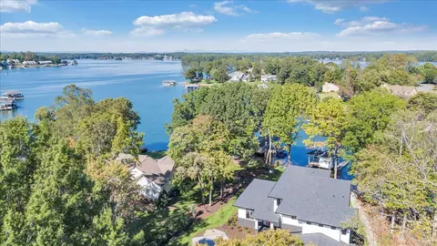 View/Area - 2650 Waters Edge Dr, Penhook, VA 24137 photo 9 of 37