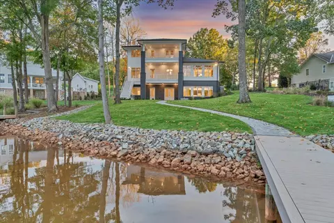 Exterior - 2650 Waters Edge Dr, Penhook, VA 24137 photo 54 of 115