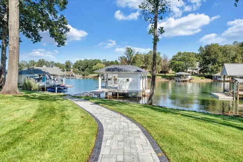 Exterior - 2650 Waters Edge Dr, Penhook, VA 24137 photo 27 of 115