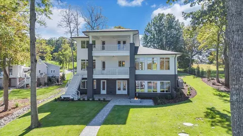 Exterior - 2650 Waters Edge Dr, Penhook, VA 24137 photo 45 of 115