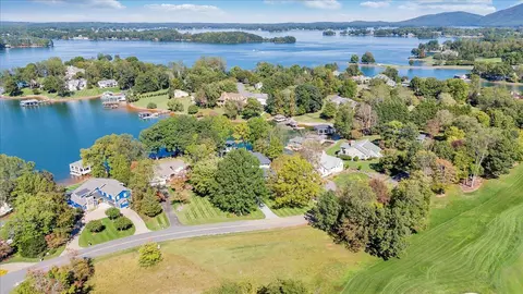 View/Area - 2650 Waters Edge Dr, Penhook, VA 24137 photo 6 of 37