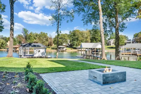 Exterior - 2650 Waters Edge Dr, Penhook, VA 24137 photo 26 of 115