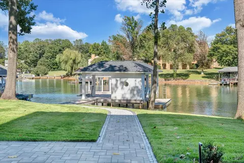 Exterior - 2650 Waters Edge Dr, Penhook, VA 24137 photo 18 of 115