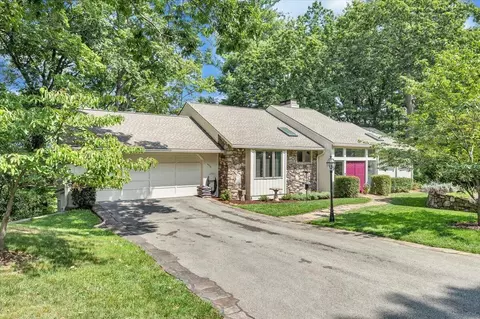 6036 Lakemont Dr, Roanoke, VA 24018