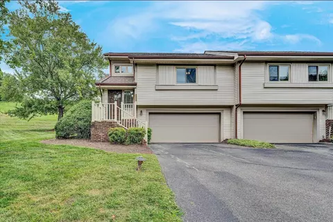 8525 Muirfield Cir, Roanoke, VA 24019