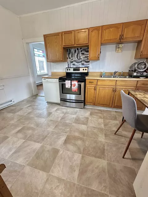 Kitchen - 327 E Hawthorne St, Covington, VA 24426 photo 2 of 5