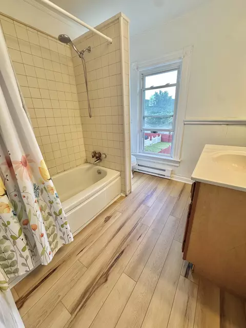 Bath - 327 E Hawthorne St, Covington, VA 24426 photo 2 of 5