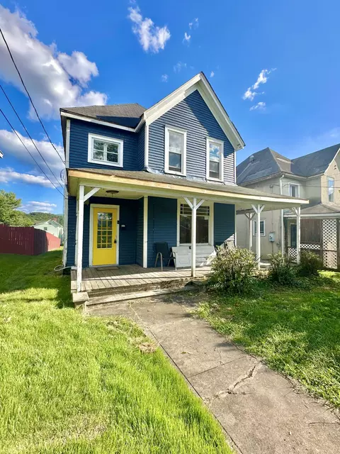 Exterior - 327 E Hawthorne St, Covington, VA 24426 photo 2 of 4
