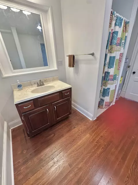 Bath - 327 E Hawthorne St, Covington, VA 24426 photo 5 of 5