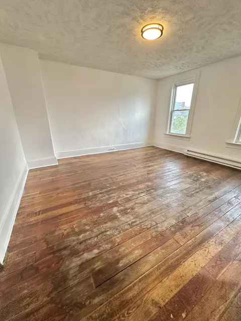 Bedroom - 327 E Hawthorne St, Covington, VA 24426 photo 2 of 2