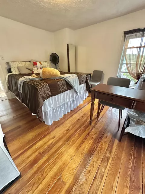 Bedroom - 327 E Hawthorne St, Covington, VA 24426 photo 1 of 2