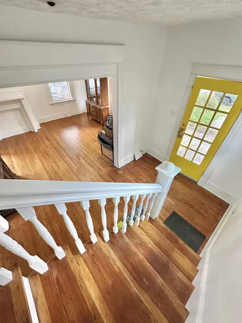 Entry Way - 327 E Hawthorne St, Covington, VA 24426 photo 1 of 2