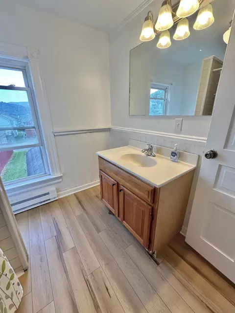 Bath - 327 E Hawthorne St, Covington, VA 24426 photo 3 of 5