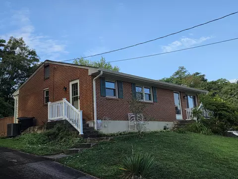 1427 Lori Dr, Roanoke, VA 24014