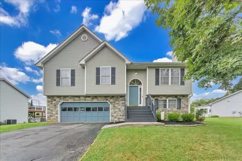 2414 Carlsbad Cir, Roanoke, VA 24012