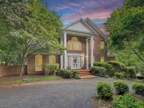 235 Leatherwood Cir, Martinsville, VA 24112