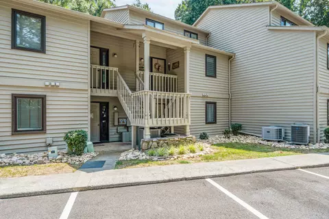 289 Shoreline Marina Cir #113, Moneta, VA 24121