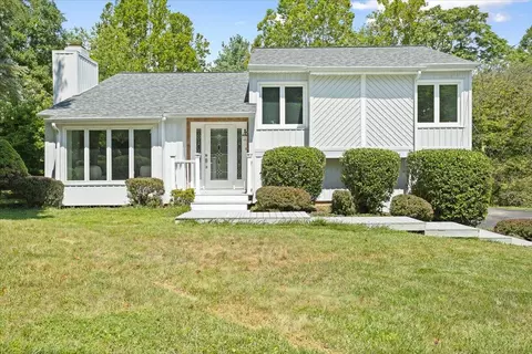 5237 Roselawn Rd, Roanoke, VA 24018