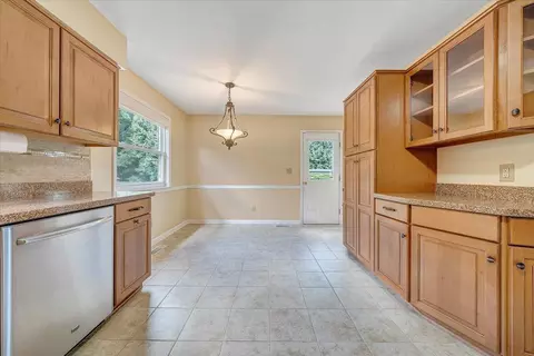 Kitchen - 211 Crestbourne Dr, Goodview, VA 24095 photo 4 of 7