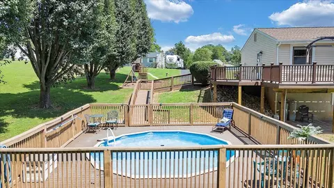 Exterior - 211 Crestbourne Dr, Goodview, VA 24095 photo 10 of 28