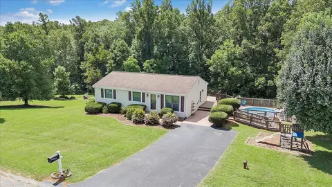 View/Area - 211 Crestbourne Dr, Goodview, VA 24095 photo 3 of 14