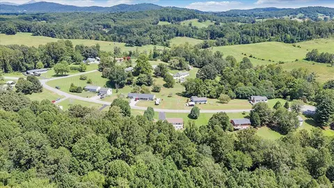 View/Area - 211 Crestbourne Dr, Goodview, VA 24095 photo 6 of 14