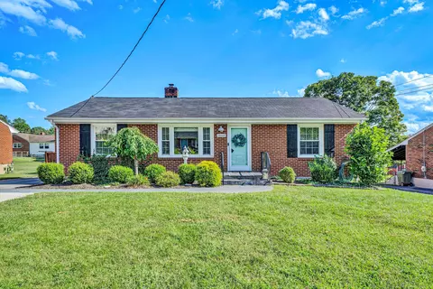 1668 Reece Rd, Salem, VA 24153