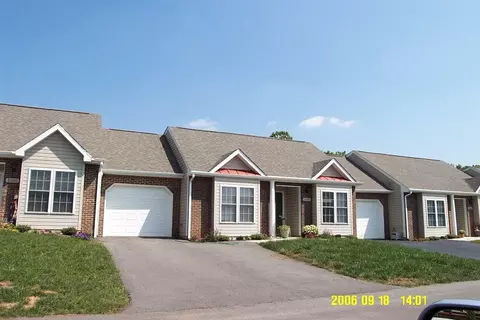 48 Villa Ct, Troutville, VA 24175