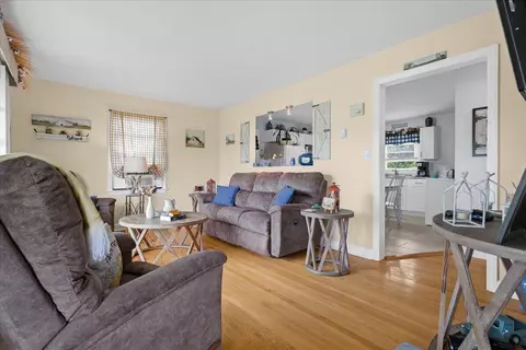 Living - 218 Post Rd, Roanoke, VA 24019 photo 1 of 1