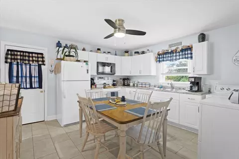 Kitchen - 218 Post Rd, Roanoke, VA 24019 photo 1 of 2