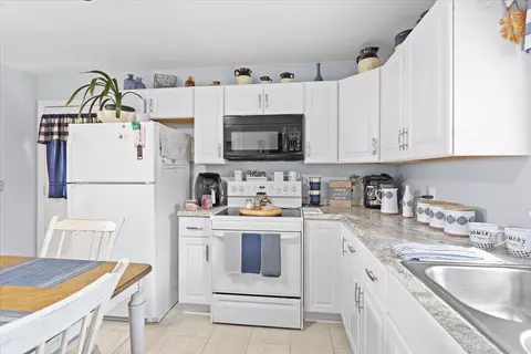 Kitchen - 218 Post Rd, Roanoke, VA 24019 photo 2 of 2