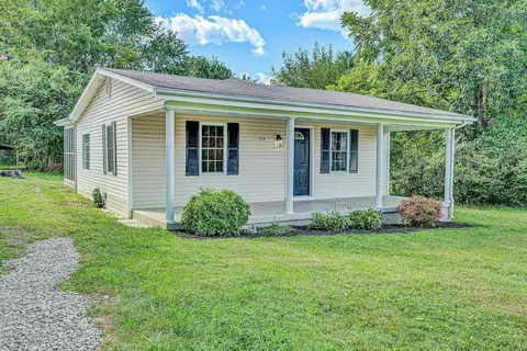 724 Peck St NW, Roanoke, VA 24017