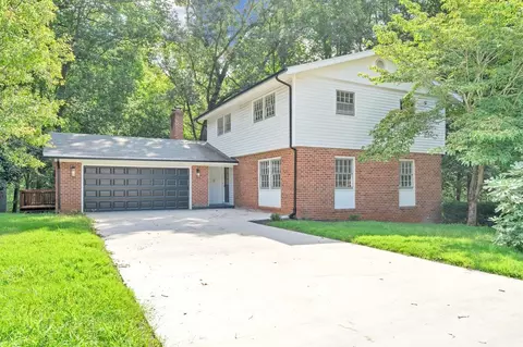907 Hunting Ridge Rd, Martinsville, VA 24112