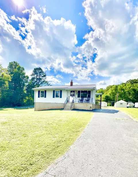 17 Cliffwood Dr, Eagle Rock, VA 24085
