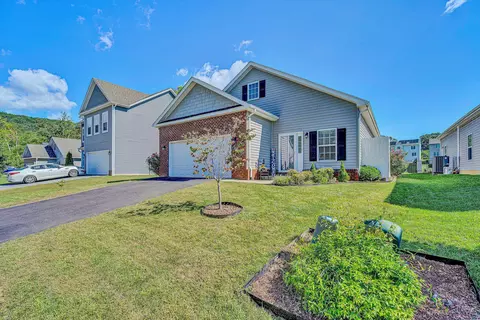 8355 Leighburn Dr, Roanoke, VA 24019