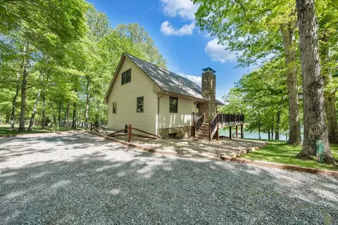 1326 Cox St, Huddleston, VA 24104