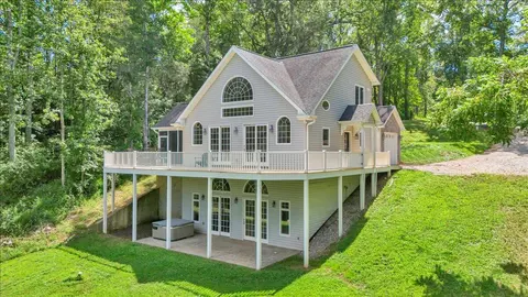 2011 Deepwoods Rd, Hardy, VA 24101
