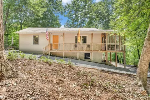 303 Teakwood Dr, Pittsville, VA 24139