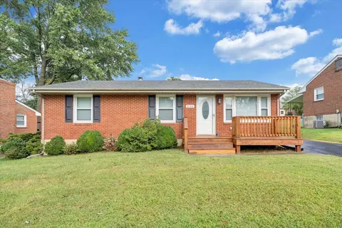2132 Ellison Ave, Salem, VA 24153