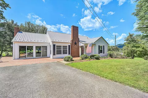 4037 Timber Line Rd, Ferrum, VA 24088 photo 2