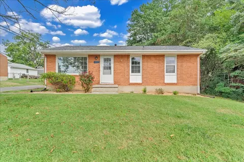 5327 Meadowcrest St, Roanoke, VA 24019