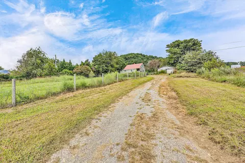 Exterior - 855 Algoma Rd, Callaway, VA 24067 photo 4 of 9