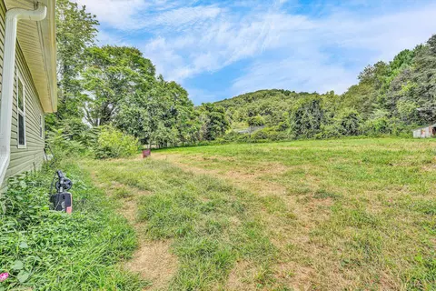 Exterior - 855 Algoma Rd, Callaway, VA 24067 photo 7 of 9
