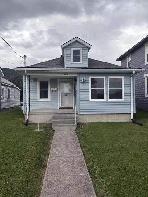 719 N Pocahontas Ave, Covington, VA 24426
