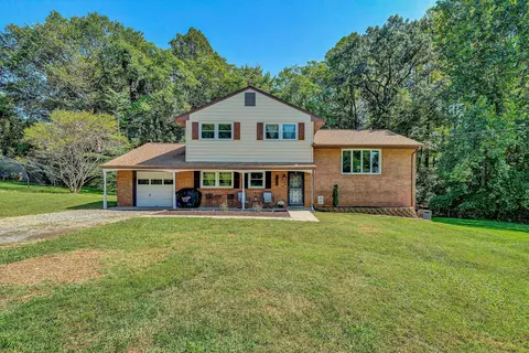 640 Dawnridge Ln, Troutville, VA 24175