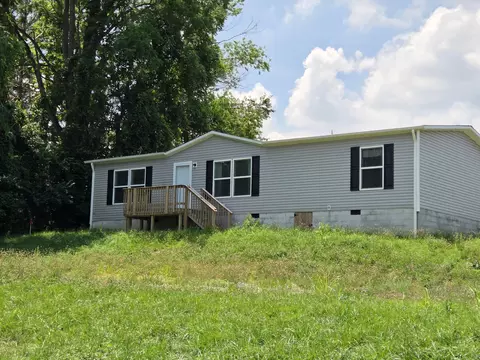 80 Boxwood Dr NW, Christiansburg, VA 24073